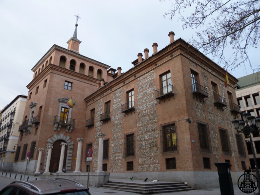 El Enigma de la Casa de las Siete Chimeneas